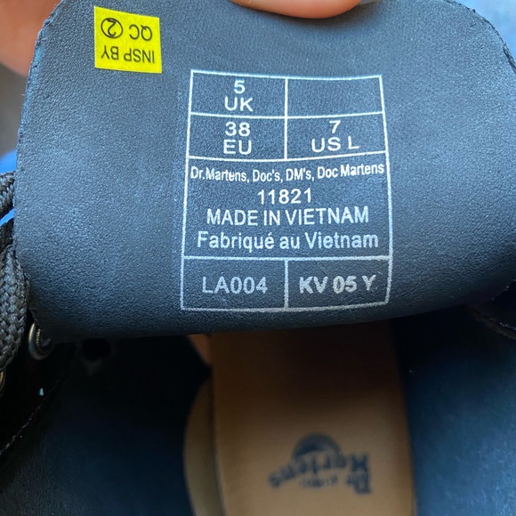 NEW Dr. Martens Black Leather Lace Up Boots Size 7 Shiny - Picture 8 of 9